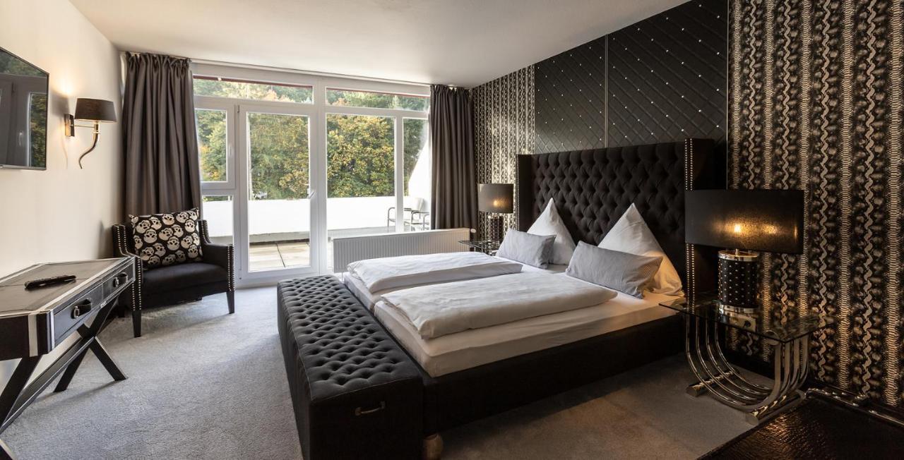 Hotel Luisenpark Бад-Бергцаберн Экстерьер фото